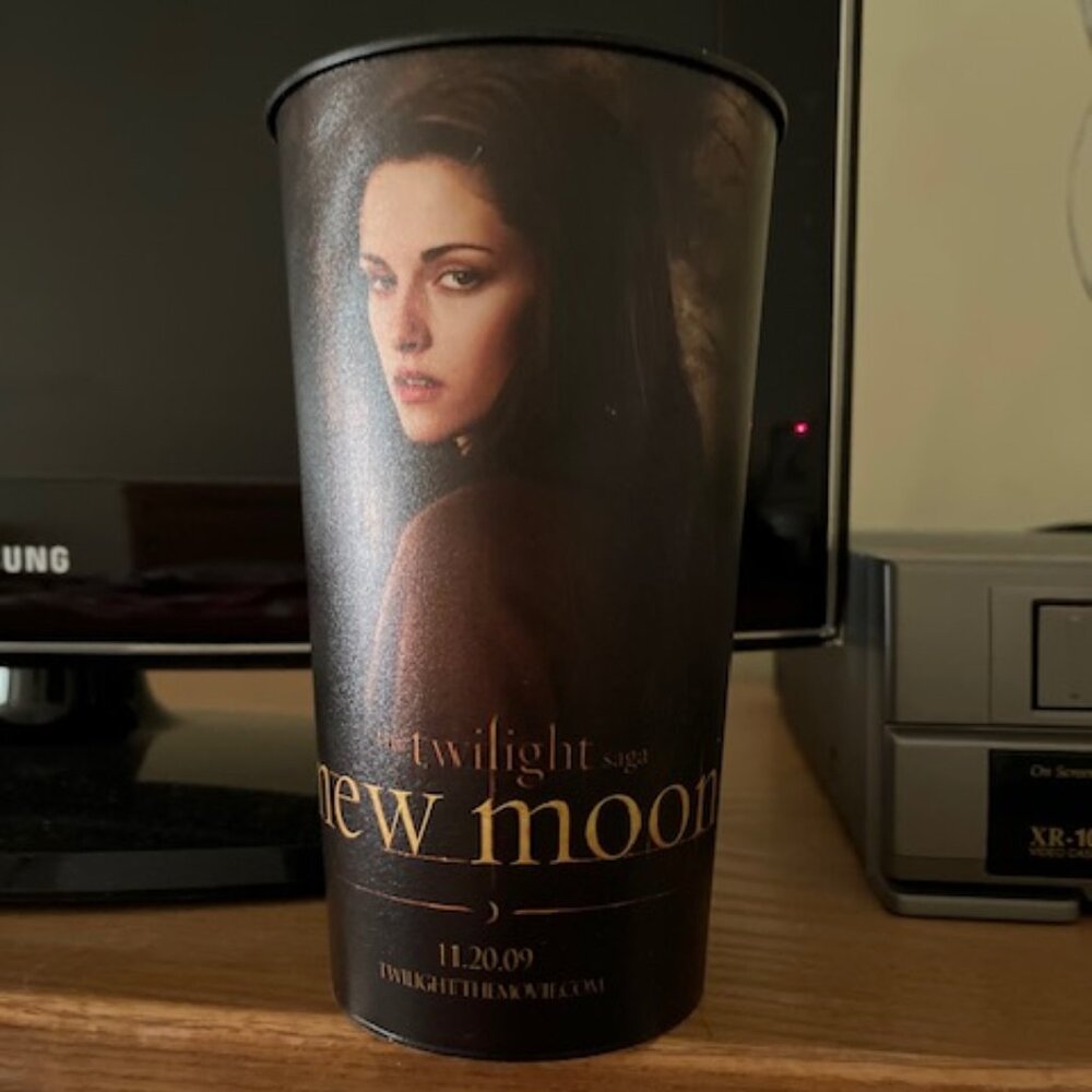 Twilight Saga New Moon movie Bella collectible cup